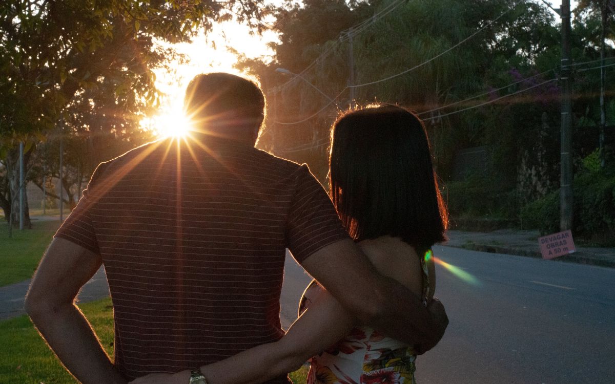 early relationship red flags everyone ignores but therapists notice