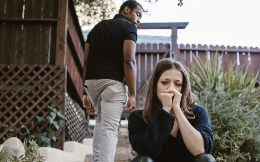 Signs Of Emotional Unavailability In a Partner Over 40