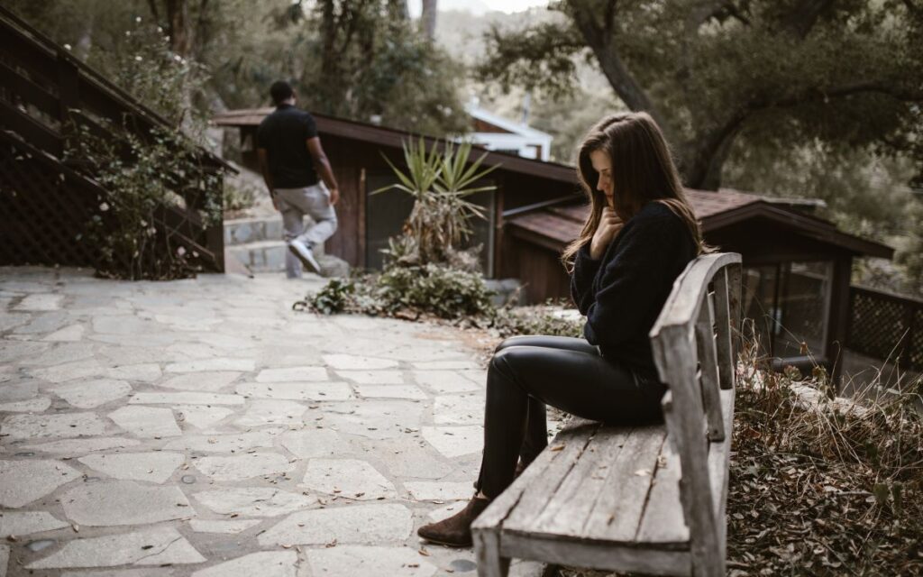 Signs Your Relationship Anxiety Is Unhealthy